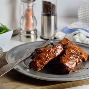 A tasty plate of ribs.