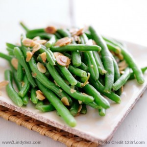 steamed green beans with slivered almonds