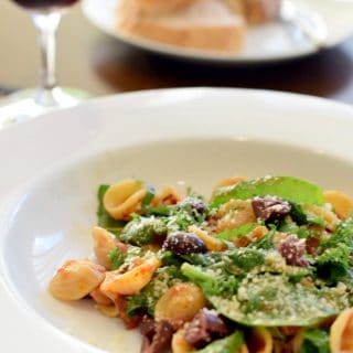 Orecchiette with Spinach and Feta served with red wine and bread