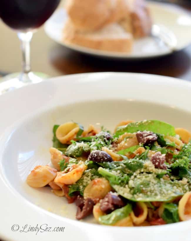 Orecchiette with Spinach and Feta served with red wine and bread
