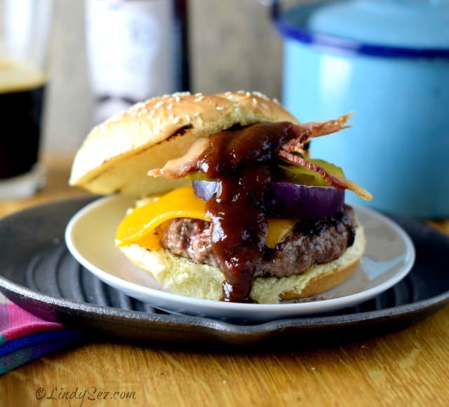 Coffee-Rubbed Cheeseburgers with Texas BBQ Sauce
